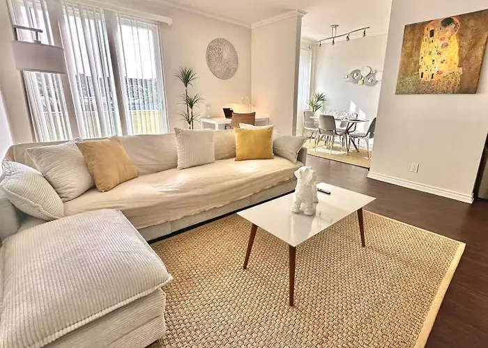 Beverly Luxe I 2Bed 2Bath I Pool I Jacuzzi I Gym I Parking