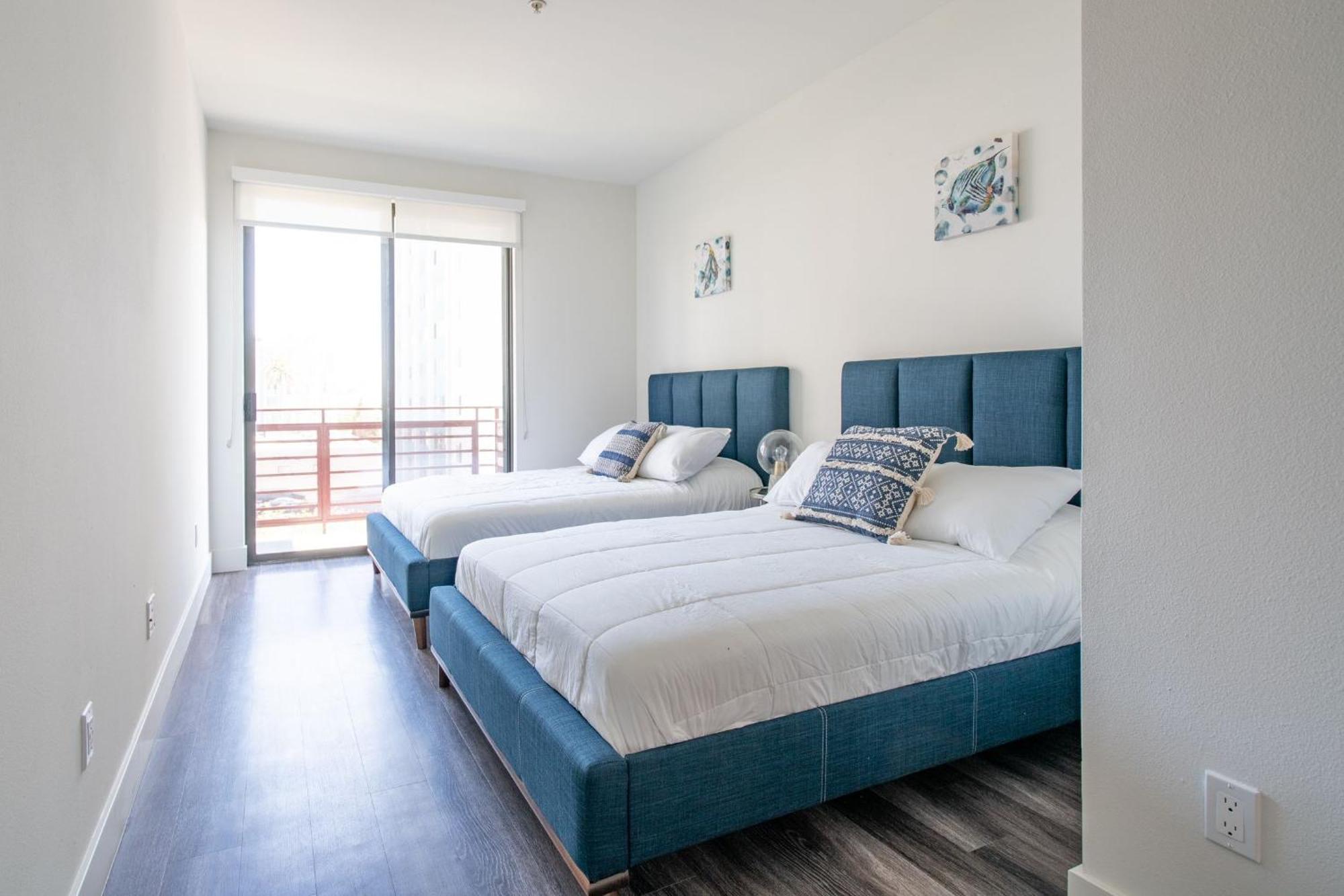 Beverly Luxe I 2bed 2bath I Pool I Jacuzzi I Gym I Parking * Los Angeles