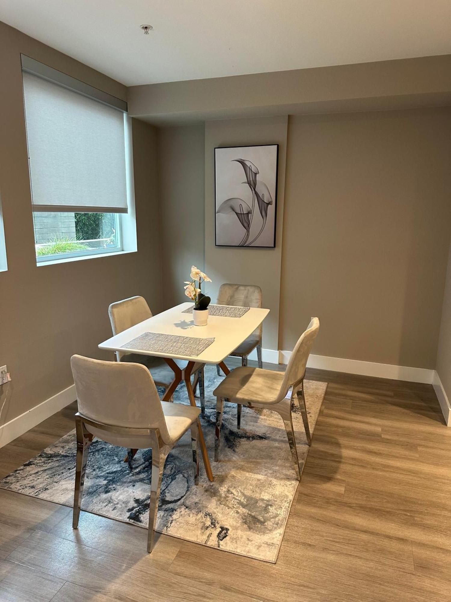 Beverly Luxe I 2bed 2bath I Pool I Jacuzzi I Gym I Parking * Los Angeles