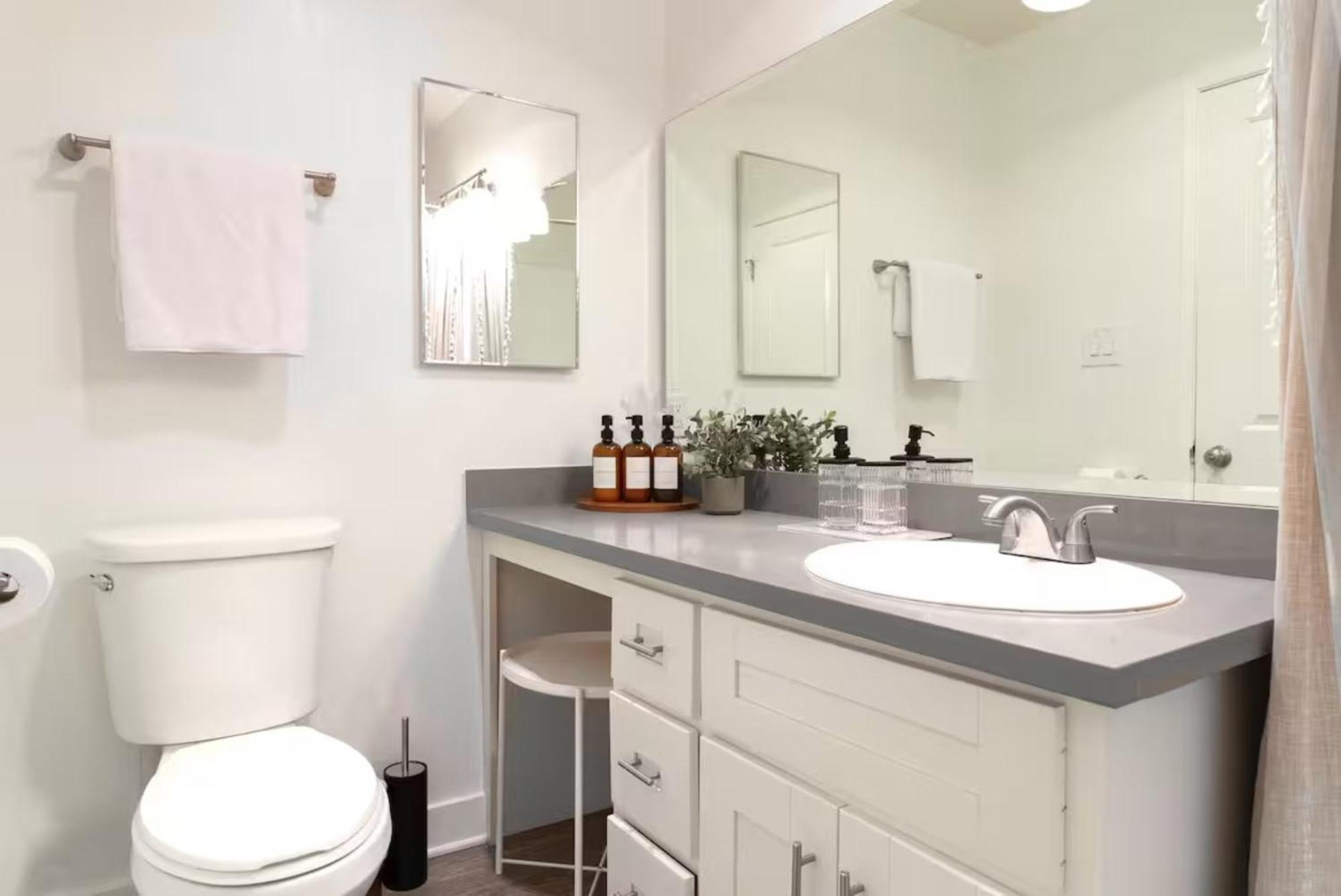Apartment Beverly Luxe I 2bed 2bath I Pool I Jacuzzi I Gym I Parking Los Angeles