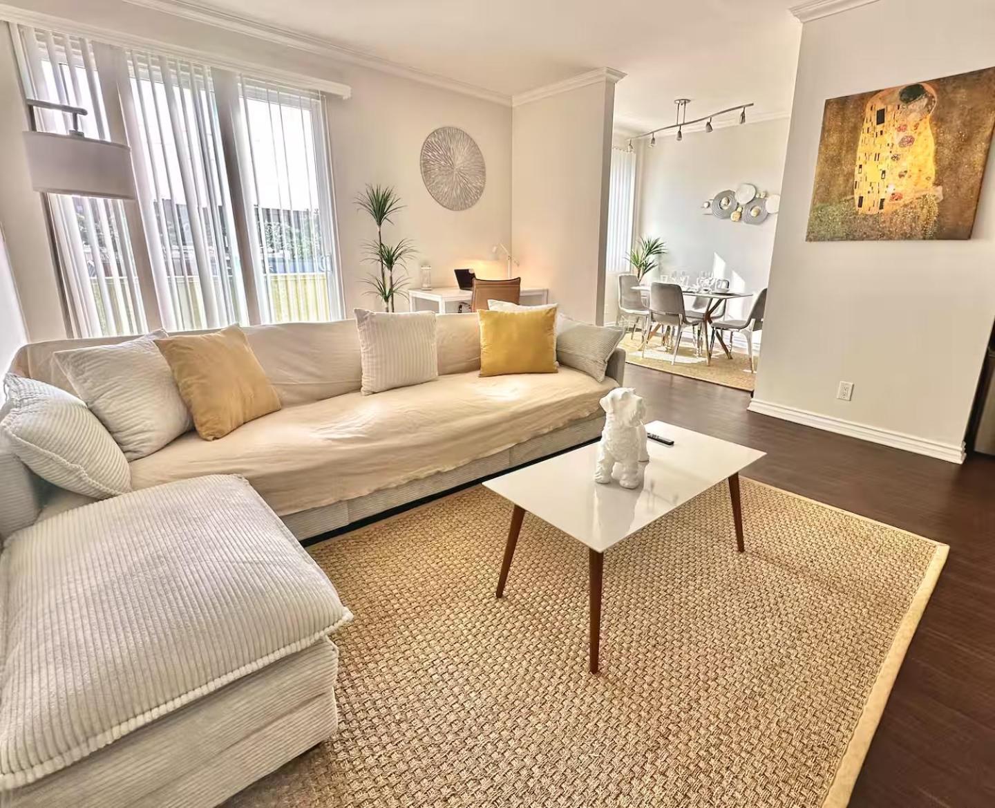 Beverly Luxe I 2bed 2bath I Pool I Jacuzzi I Gym I Parking * Los Angeles